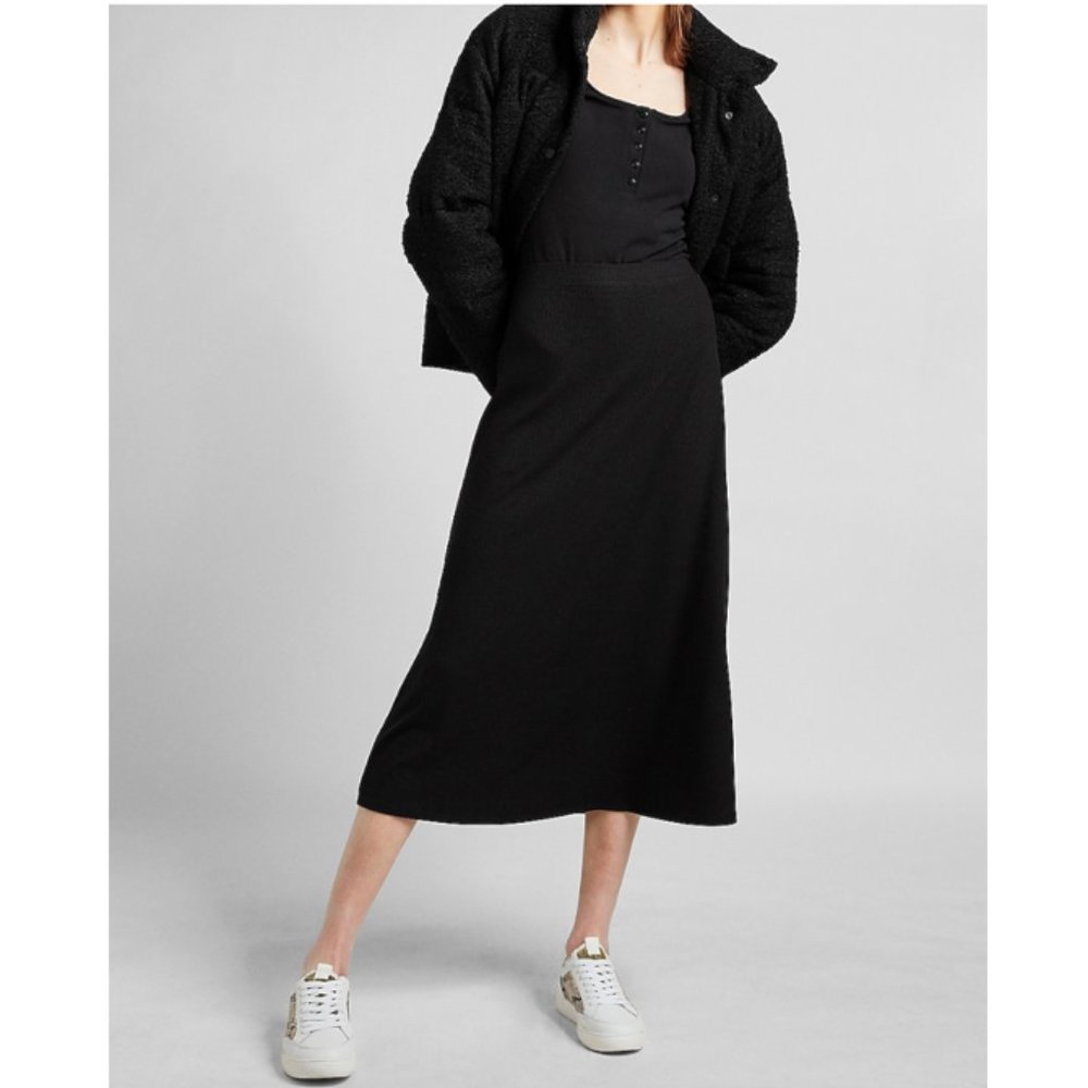 Ribbed Knit Midi Skirt